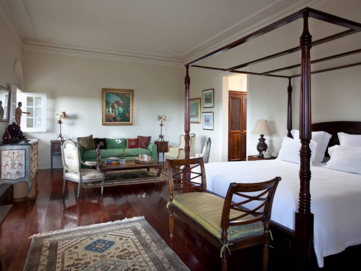Peninsula House x